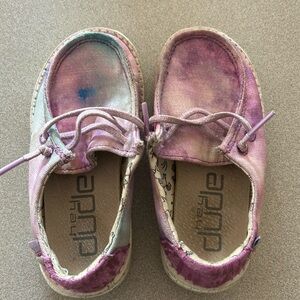 Toddler sized 8 Hey Dudes (K8).